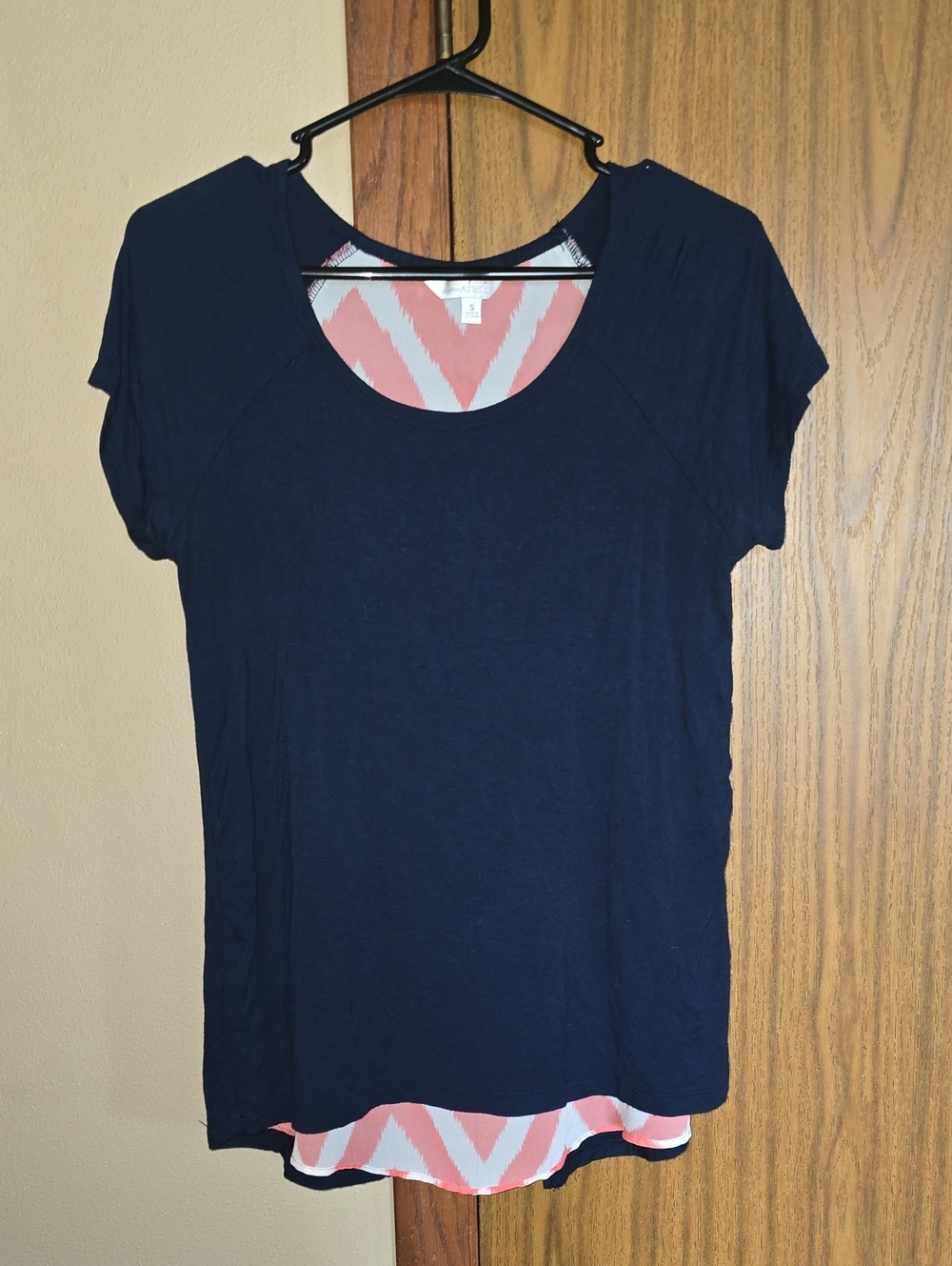 Charming Charlie Navy Short Sleeve Layered Tee with Pink Chevron